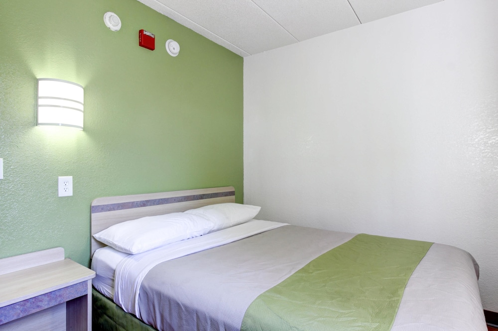 Motel6 Portland, ME 26/66