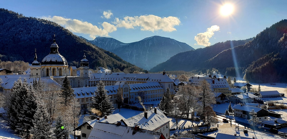 Hotel Blaue Gams 64/73