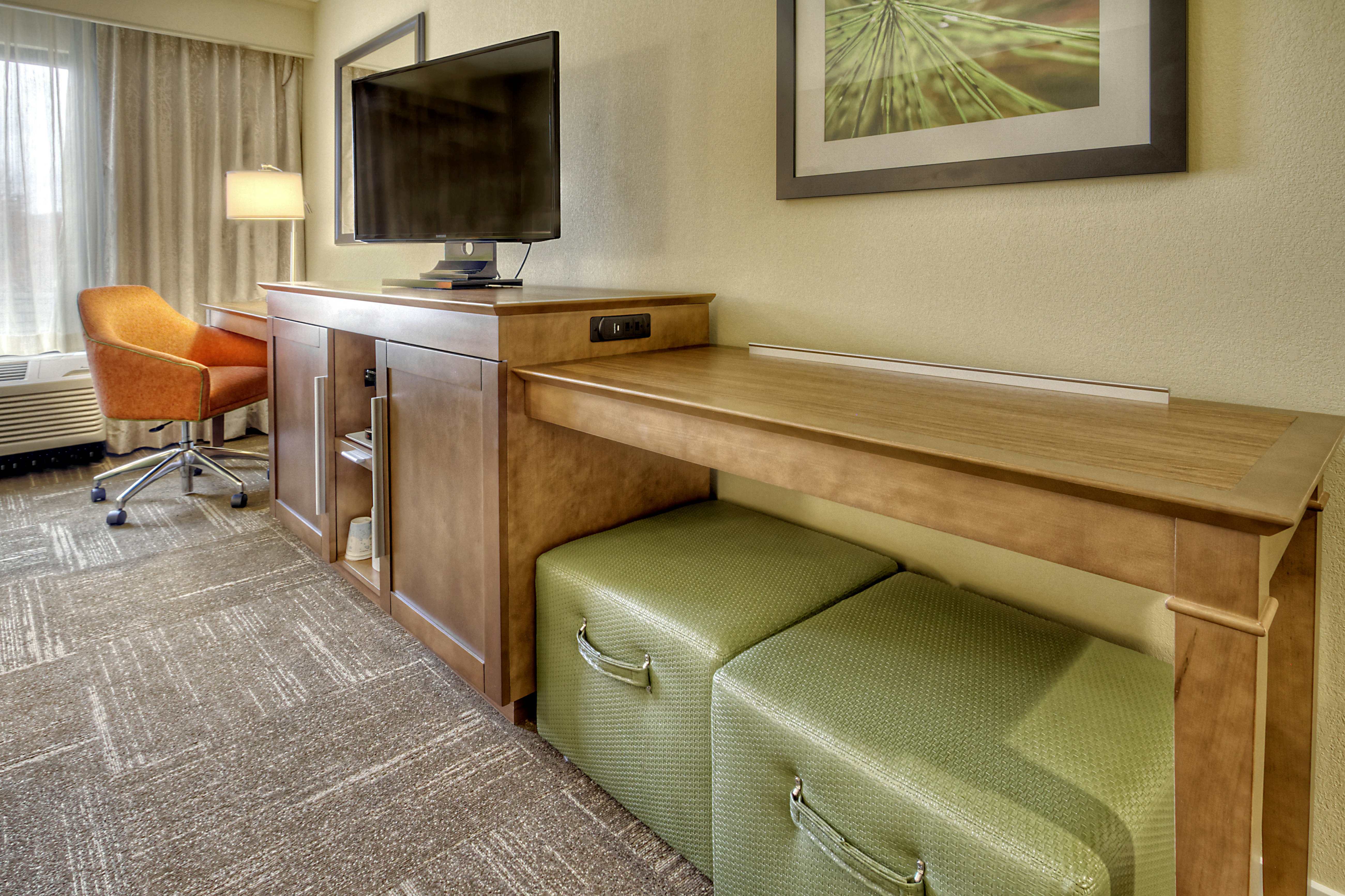 Hampton Inn Suites Asheville I 26 37/54