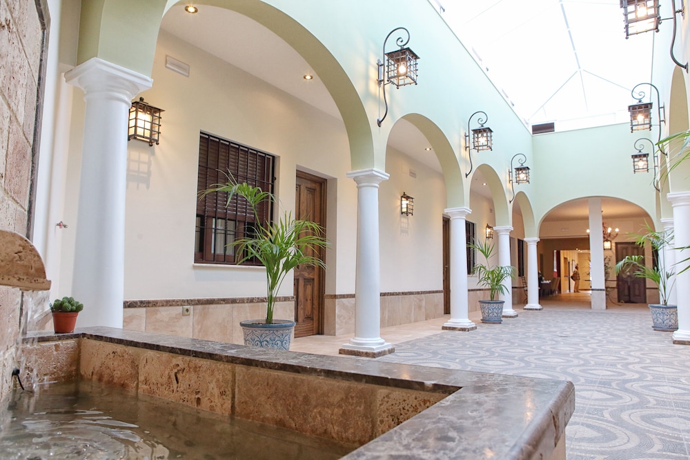 HOSTAL GARLU 3/41