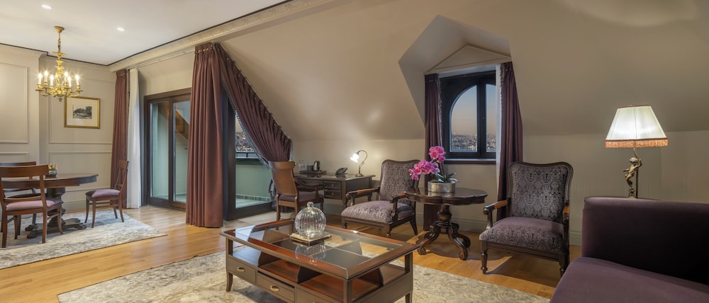 Palazzo Donizetti Istanbul, Tapestry Collection by Hilton 55/75