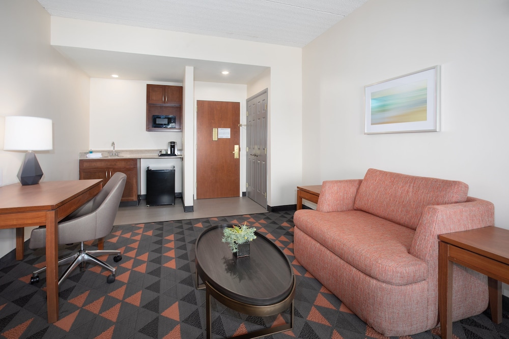 Holiday Inn and Suites Goodyear West Phoenix Area, an IHG Hotel 34/44