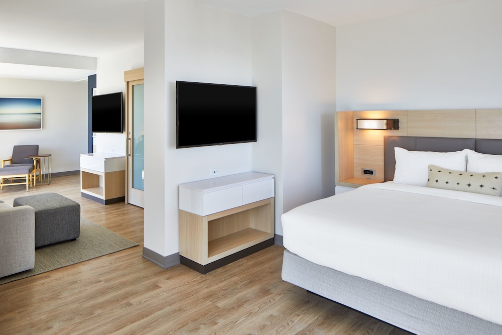 Suite, Multiple Beds, Balcony