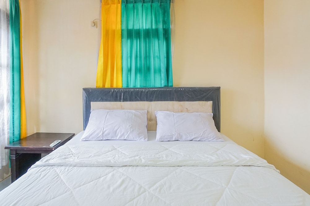 Mahendra Beach Inn 24/41
