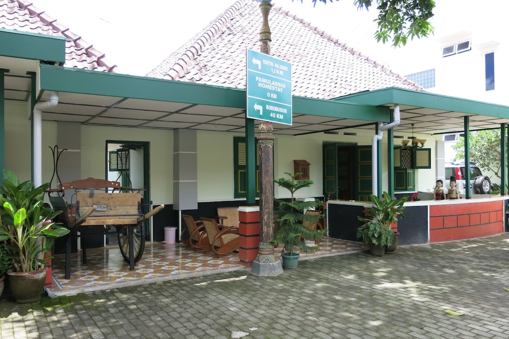 Pamularsih Homestay photo2