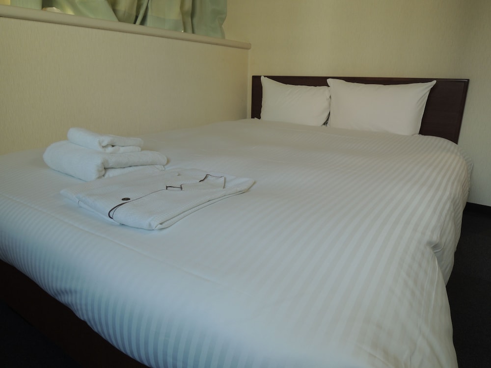 ROOM, DOUBLE BED, SMOKING