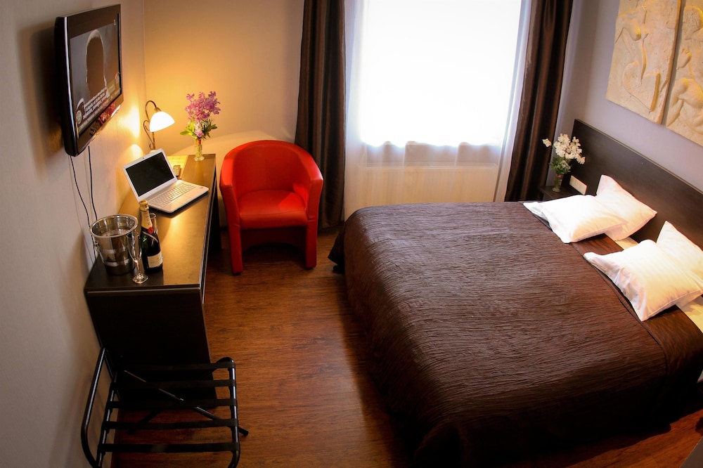 Primo Hotel 17/69
