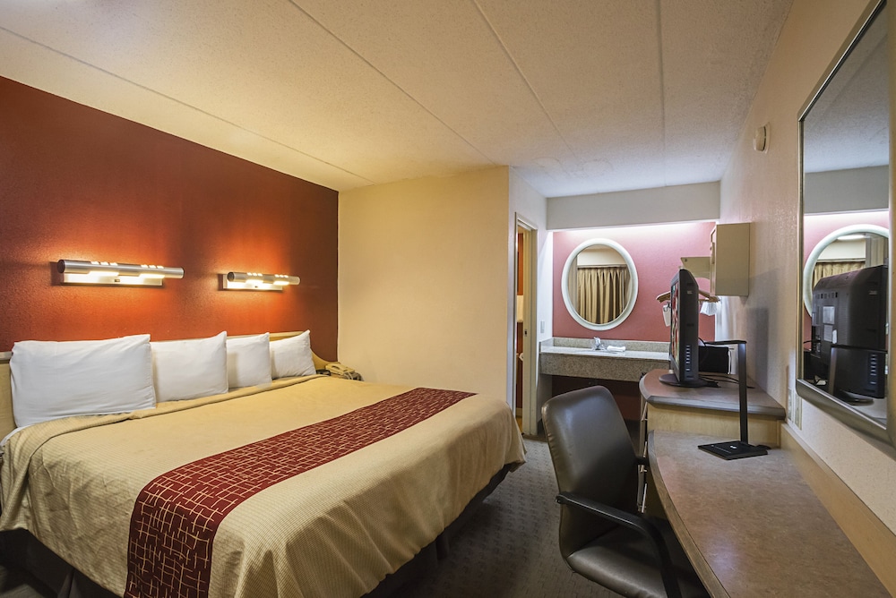 Red Roof Inn Indianapolis North 13/34