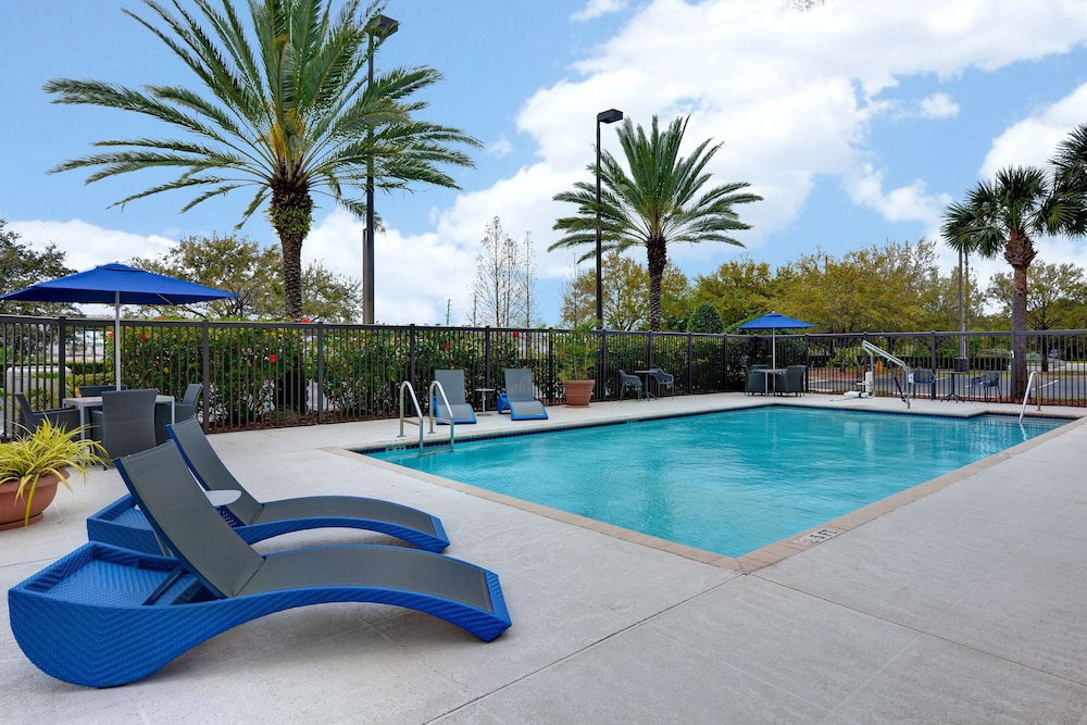 Hampton Inn and Suites Clearwater/St. Petersburg-Ulmerton Road 29/52
