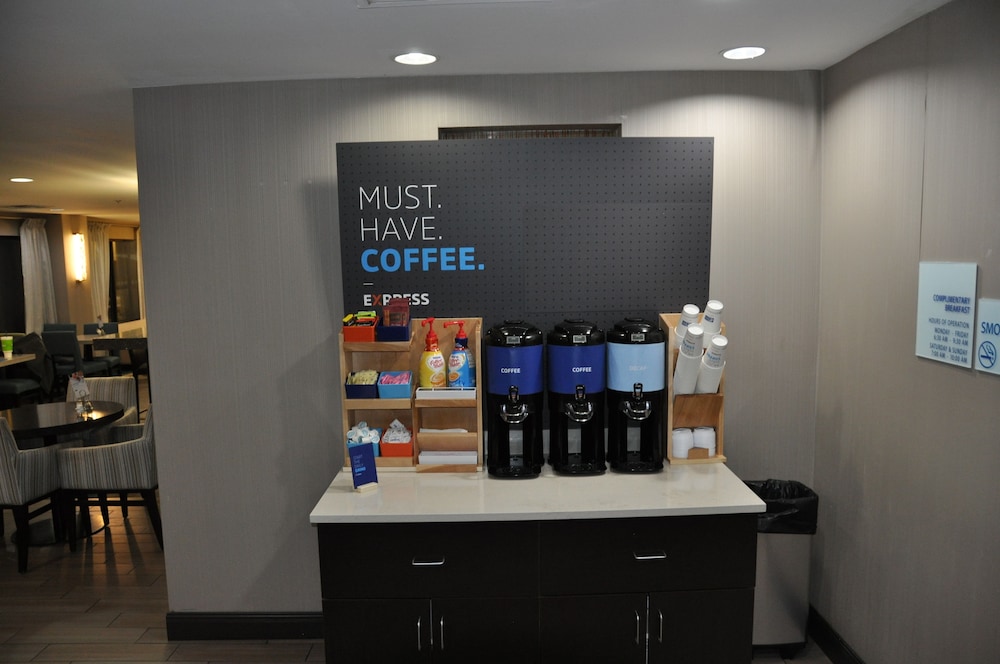 Holiday Inn Express Brentwood South - Cool Springs 37/44