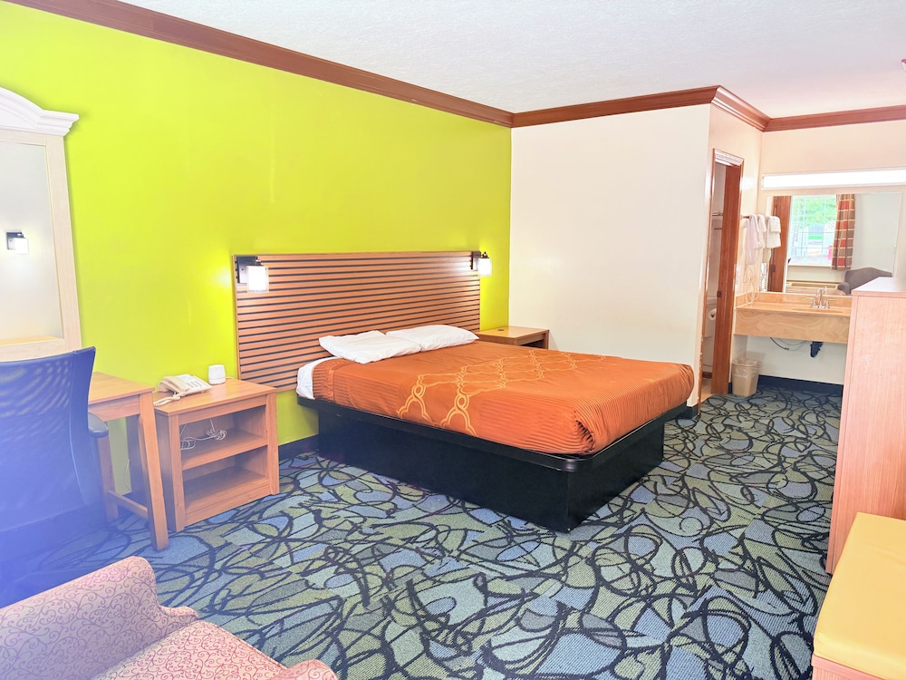 Economy Inn - Akron 26/57
