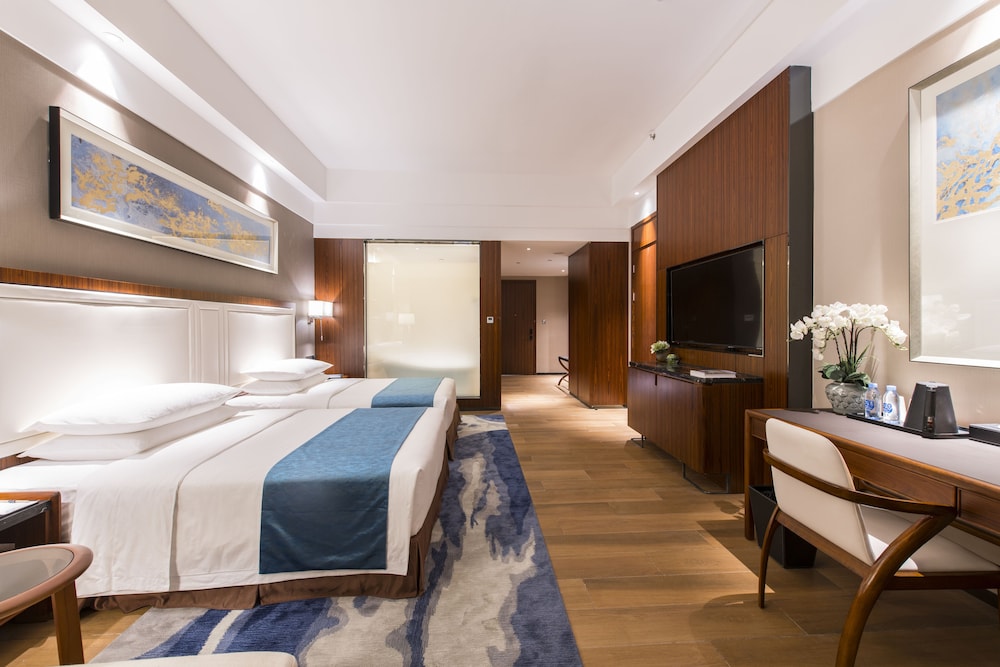 Fengyue Hotel 4/47