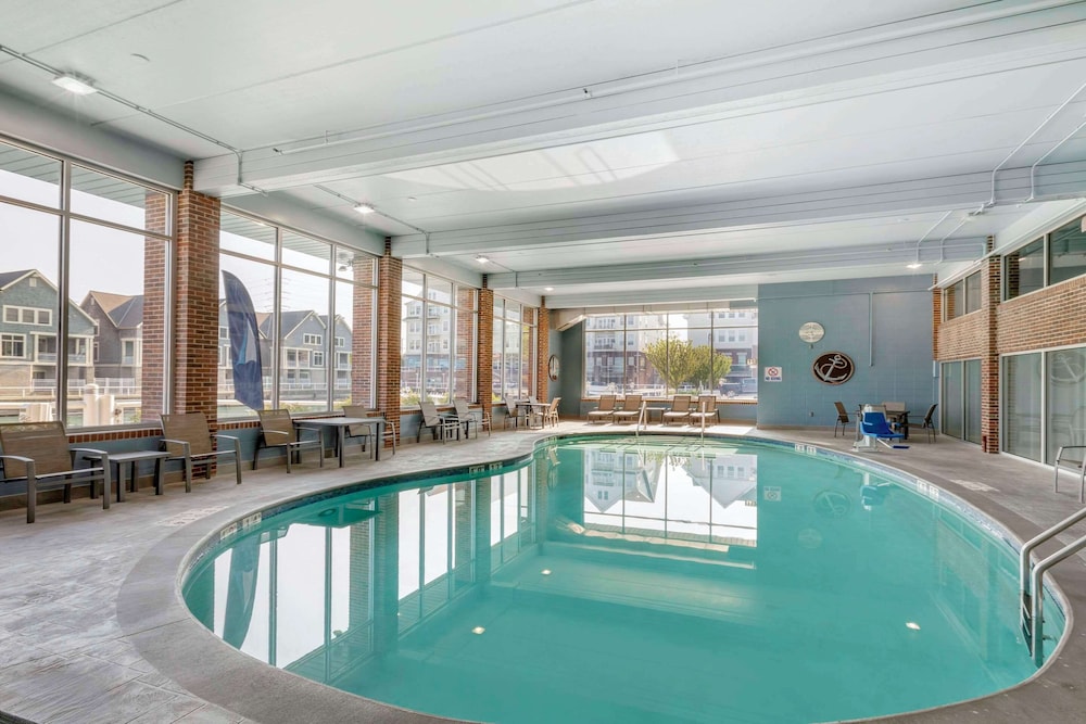 swimming pool spa