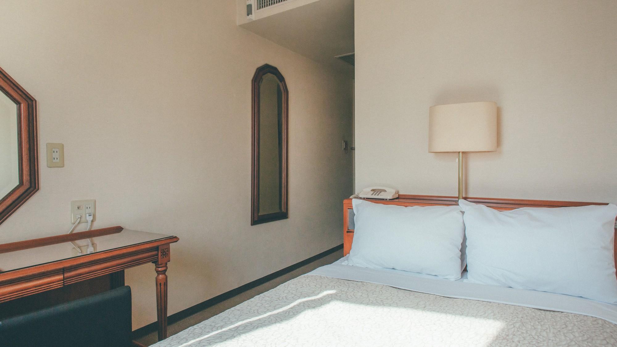 Semi Room, Standard, Semi Double Bed, Smoking