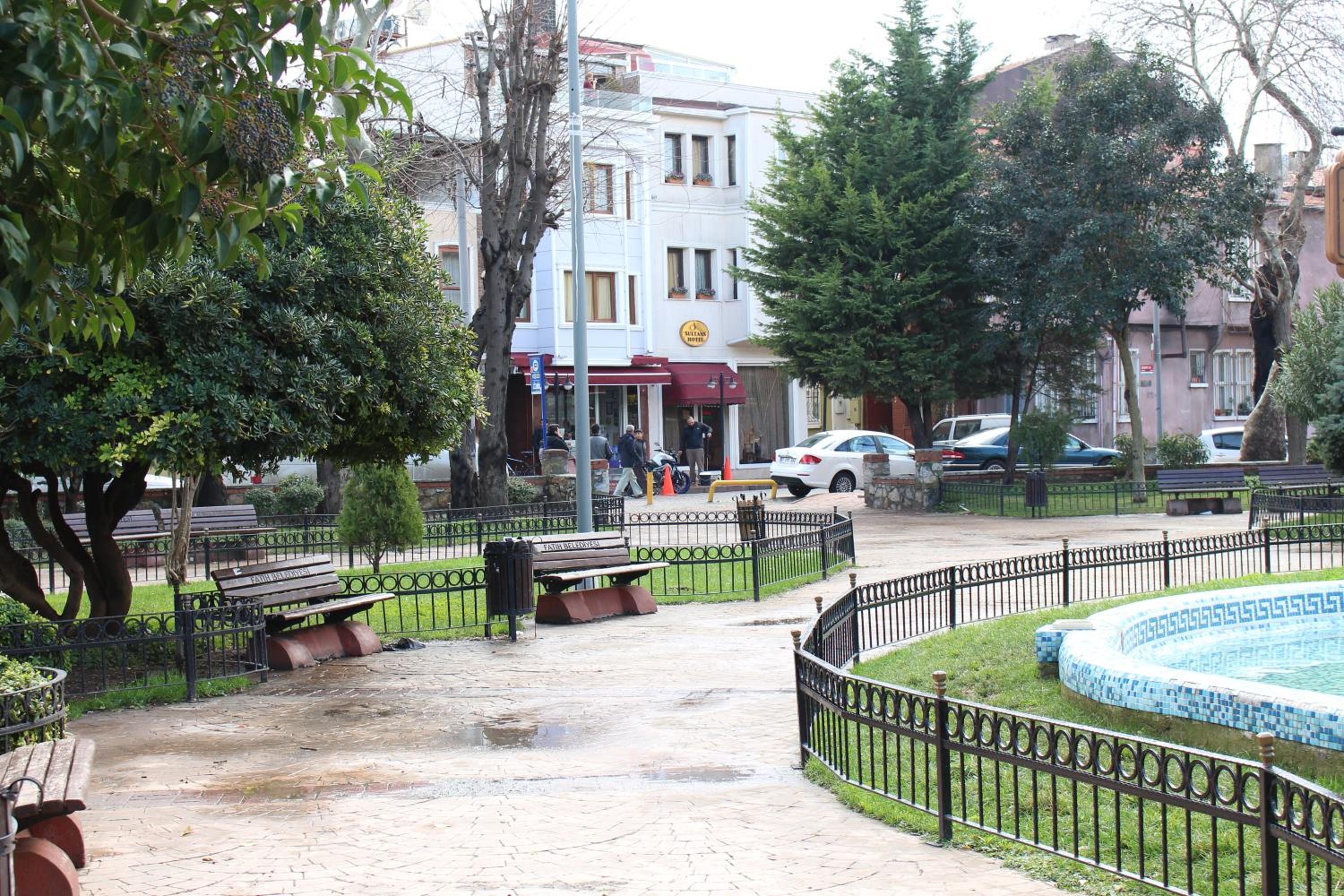 SULTANS HOTEL 43/51