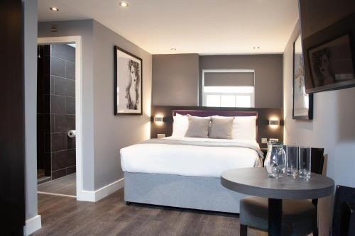 Apartment, King Bed