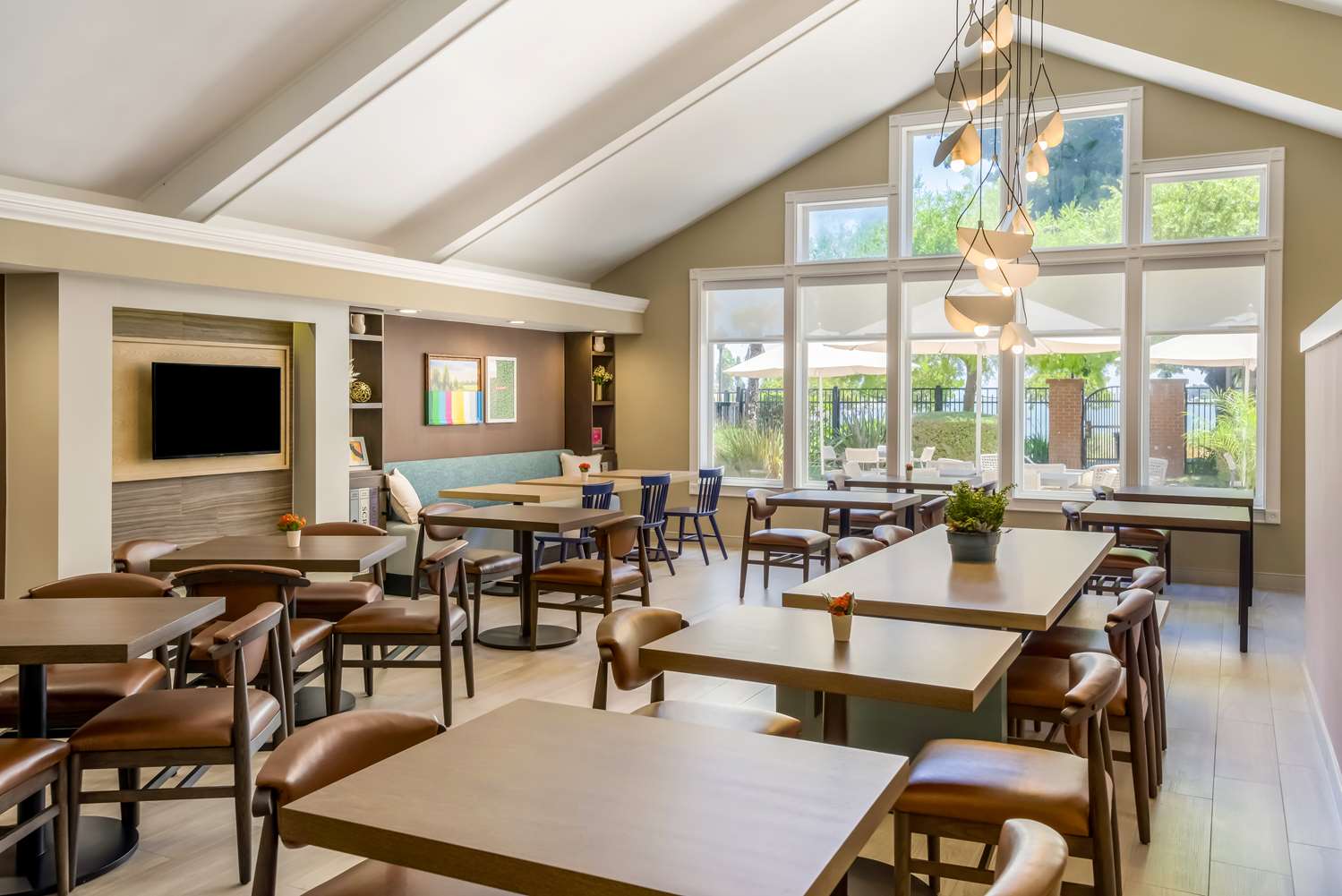 Sonesta Es Suites San Francisco Airport Oyster Point Waterfront 35/57
