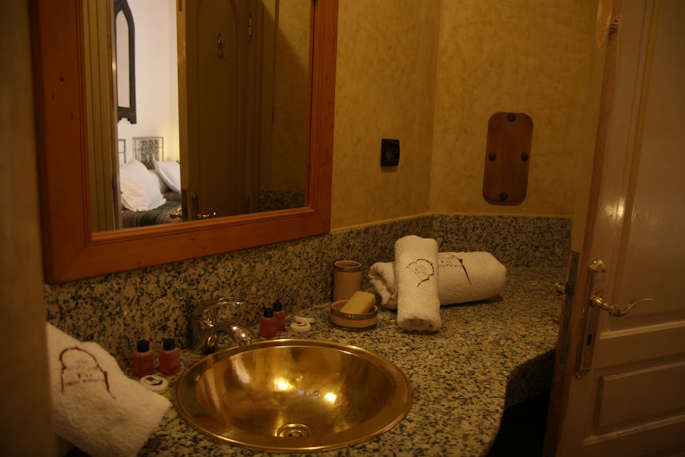 Riad XO Amira Victoria 50/50
