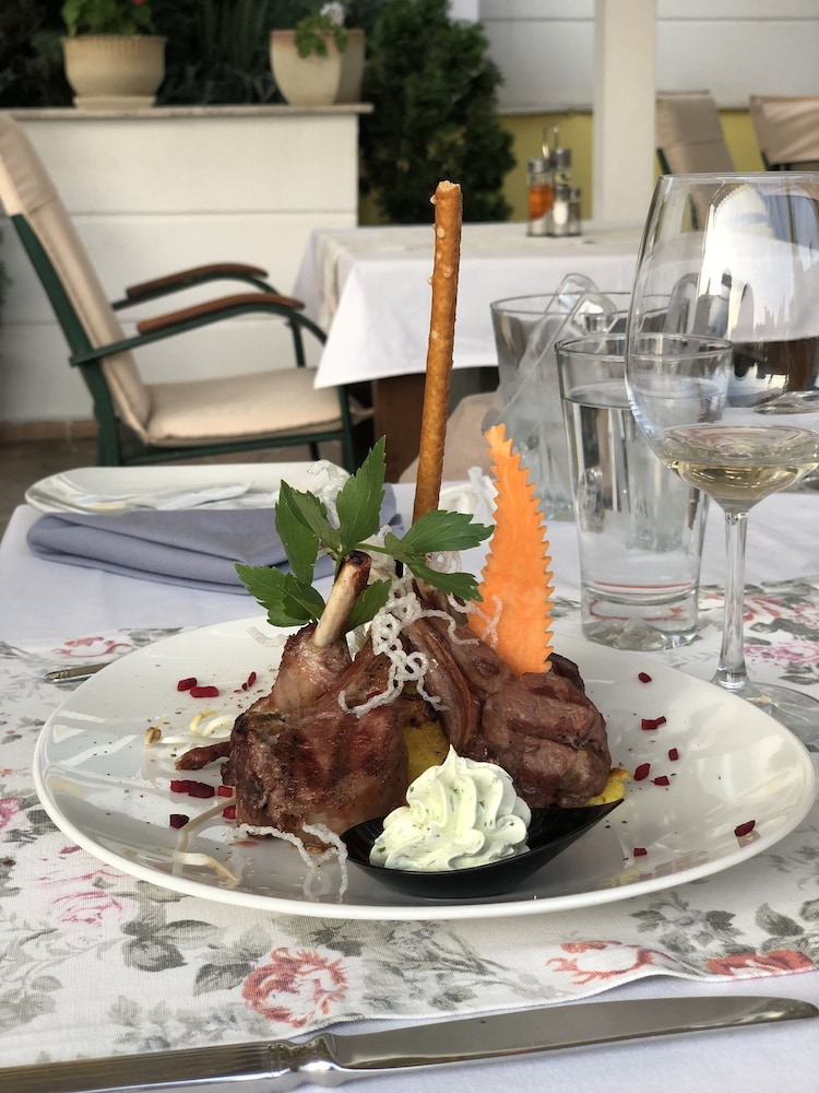 Anna Palace 25/50