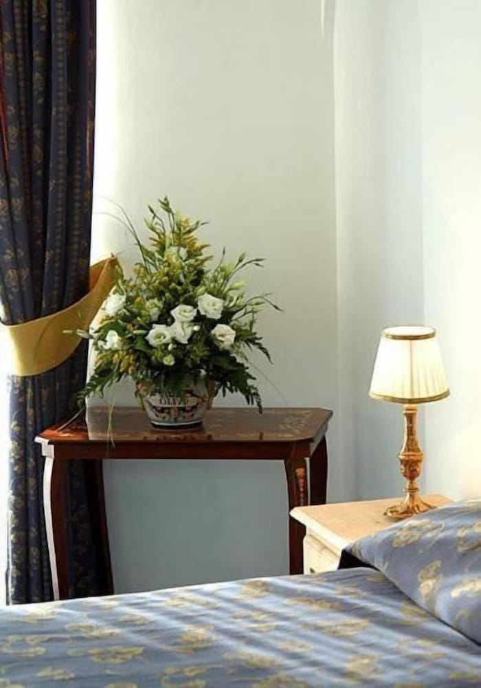 Bussola Di Hermes Hotel 9/57