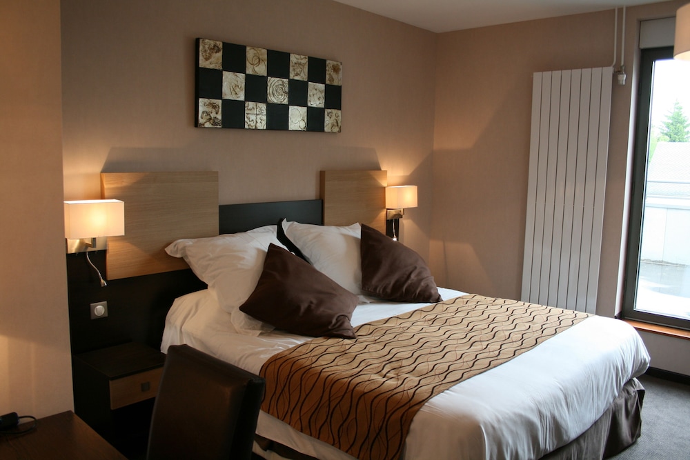 Hotel The Originals Super-Besse Est Auberge de la Petite Ferme 5/31