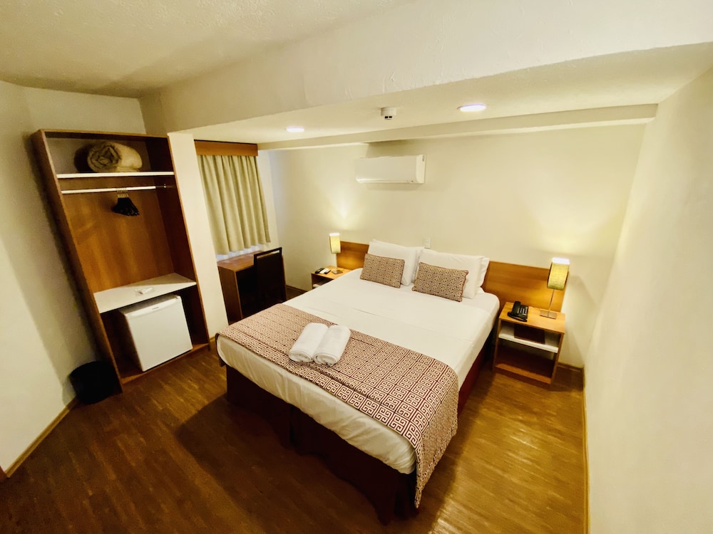 Lummina Hotel 7/42