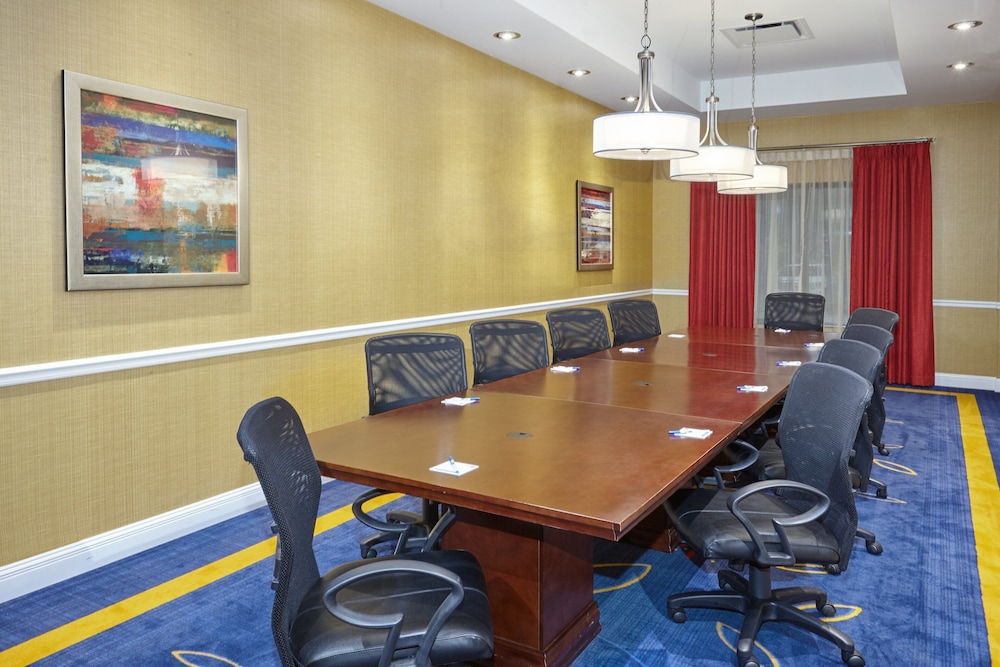 Holiday Inn Express Hotel And Suites Columbia Univ Area Hwy 63 61/63