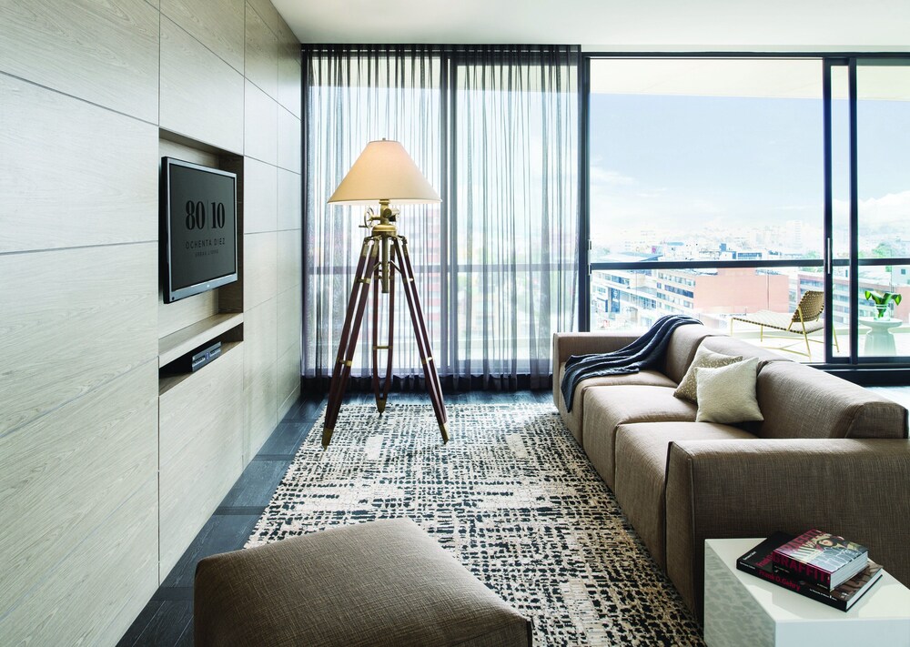 8010 Urban Living 28/46