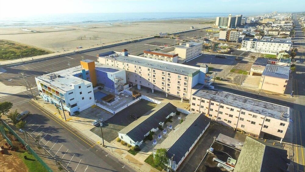 Oceanic Hotel 6/50
