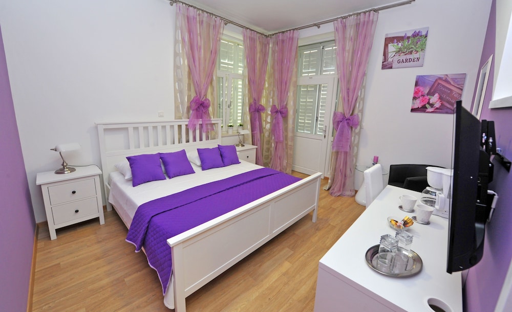 Nirvana Luxury Rooms 46/82