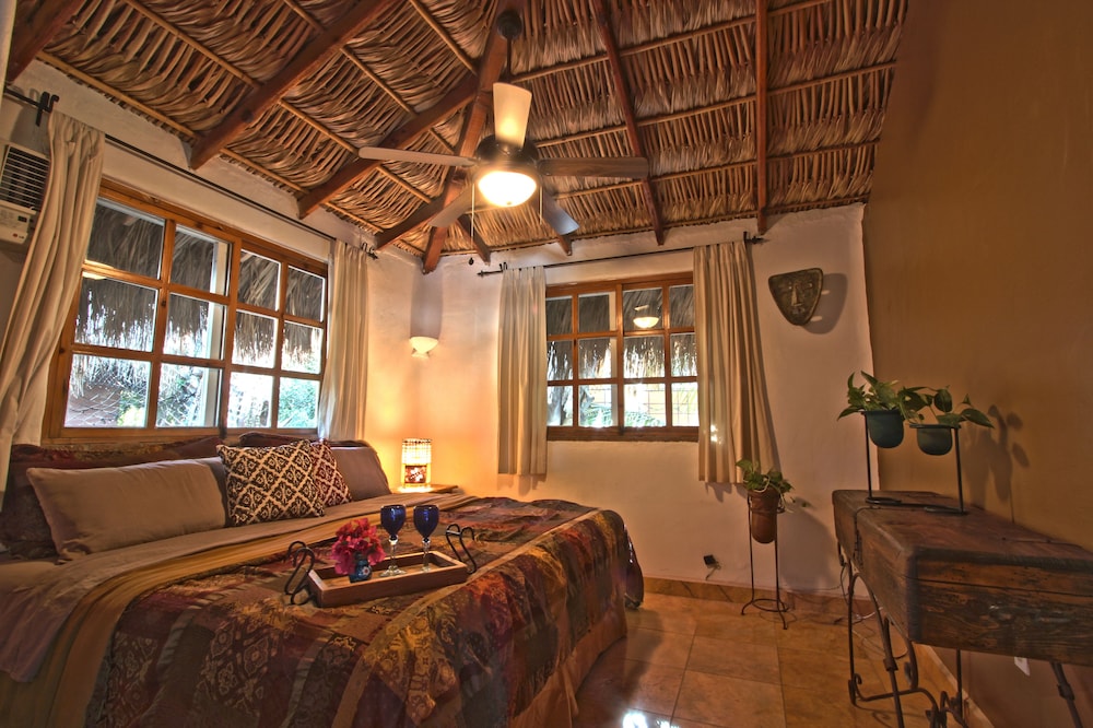 The Bungalows Hotel 26/50