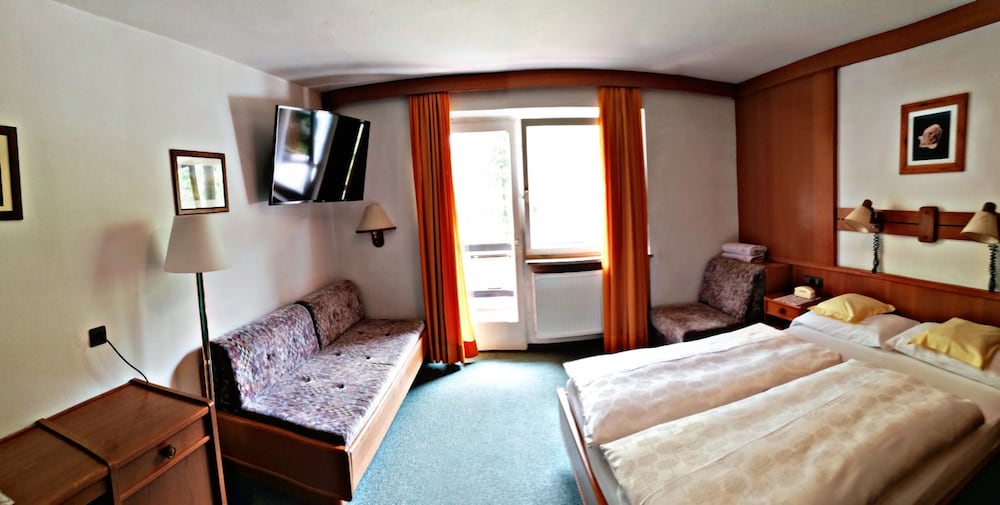 Hotel Rodes 24/68