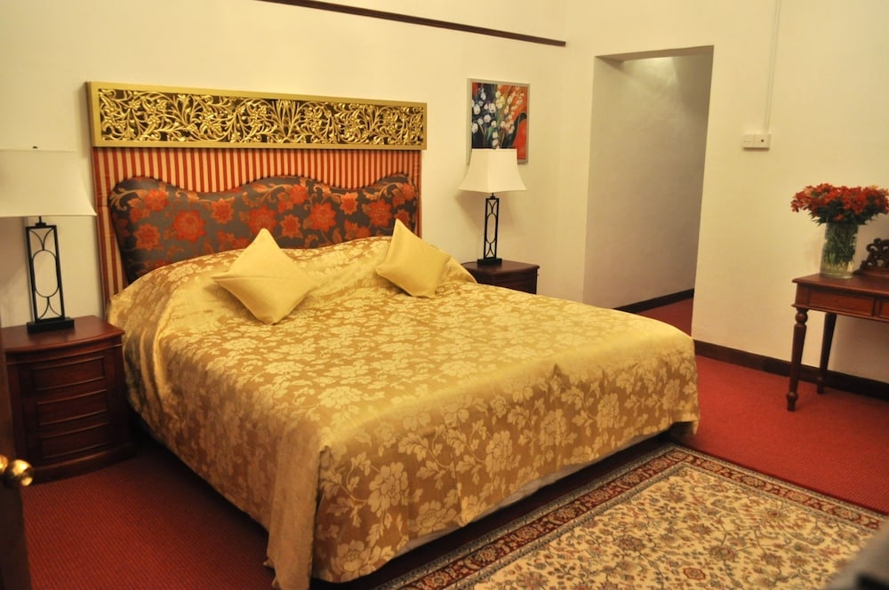 DELUXE, KING BED, GARDEN VIEW, ACCESSIBLE