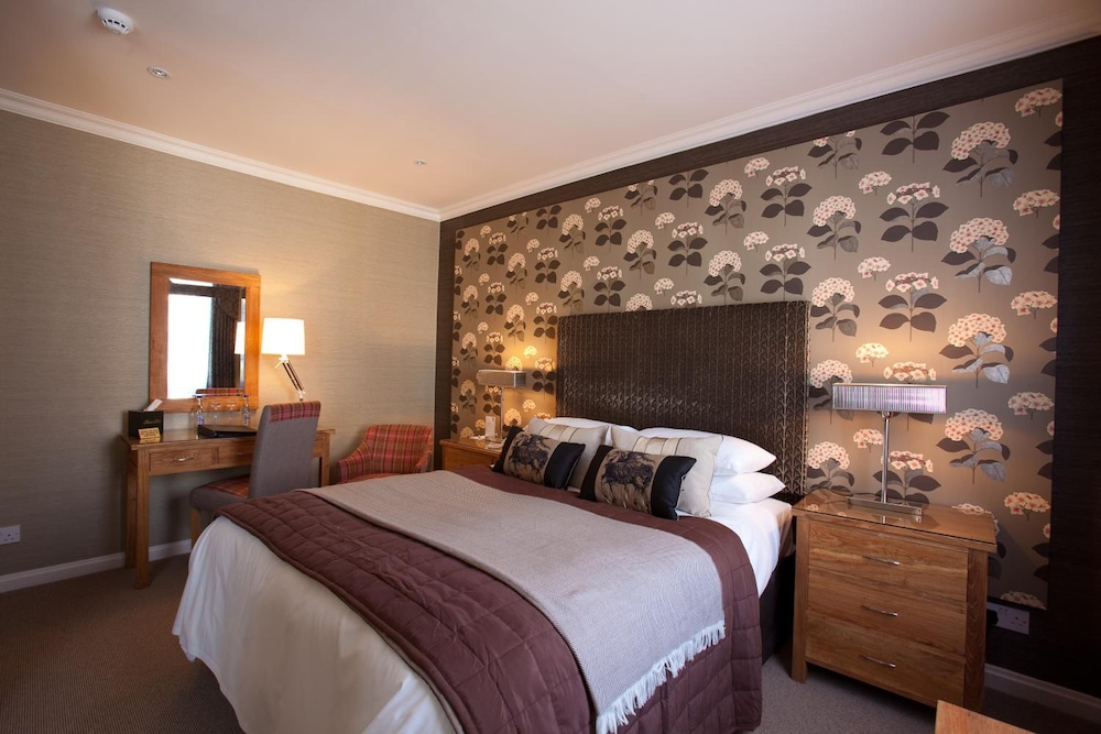 Burts Hotel 8/41