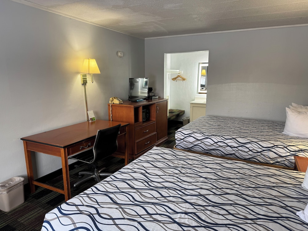 Sprucewood Inn 31/47