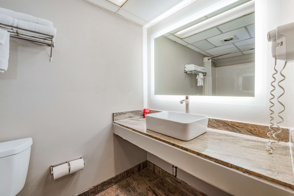 SureStay Plus Hotel by Best Western McGuire AFB Jackson 13/40