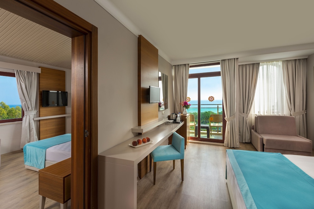 Bella Resort Hotels And Spa 18/73