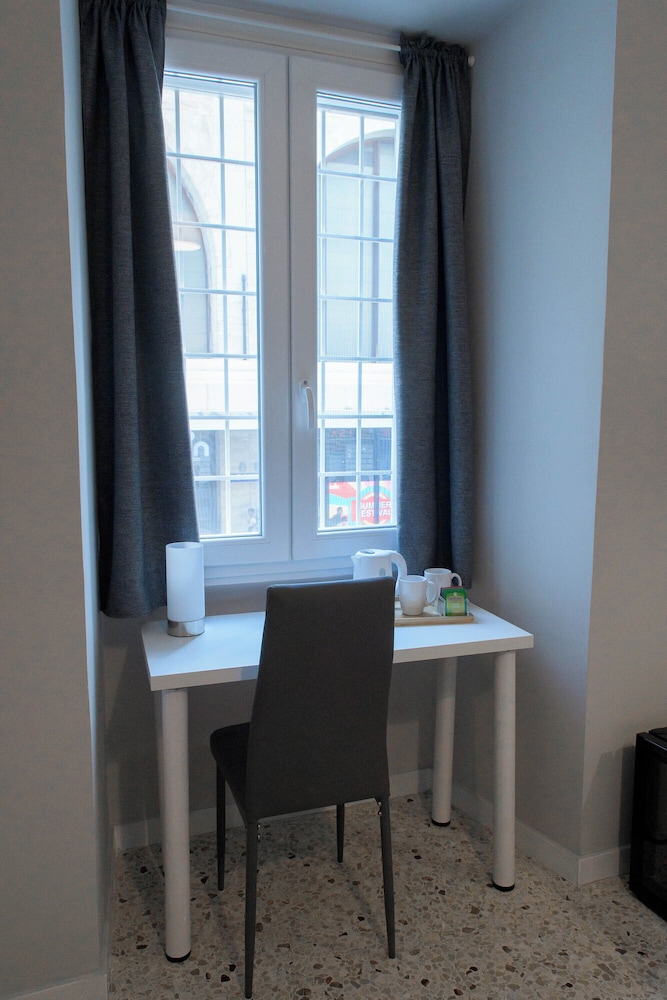 Beatus Viator Guest House 34/40