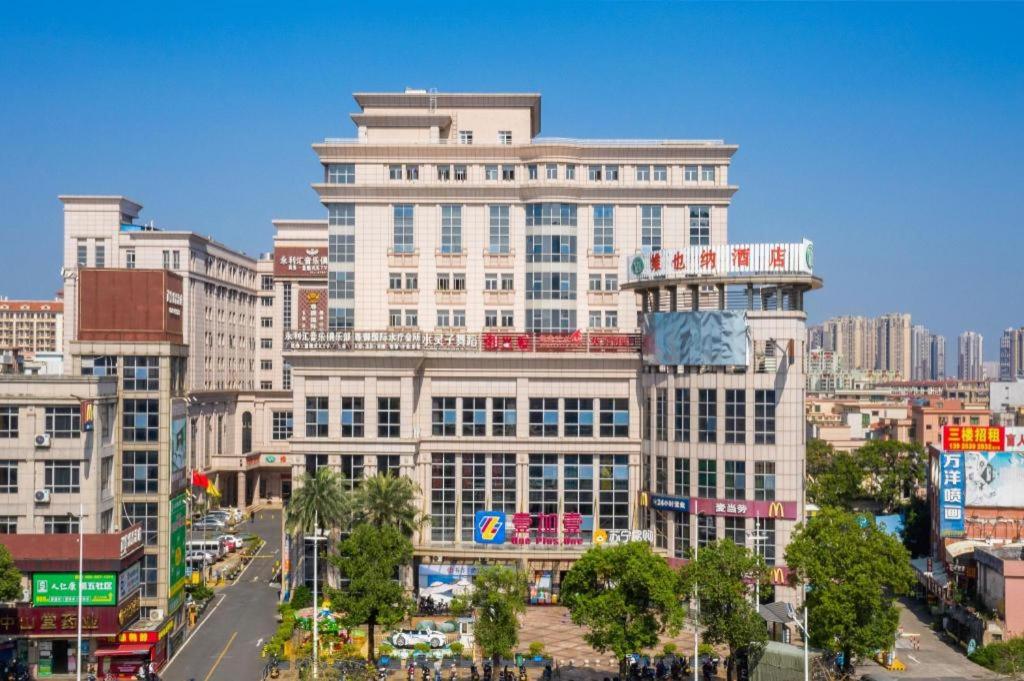 Vienna Hotel (Zhongshan Rainbow Avenue) 4/58