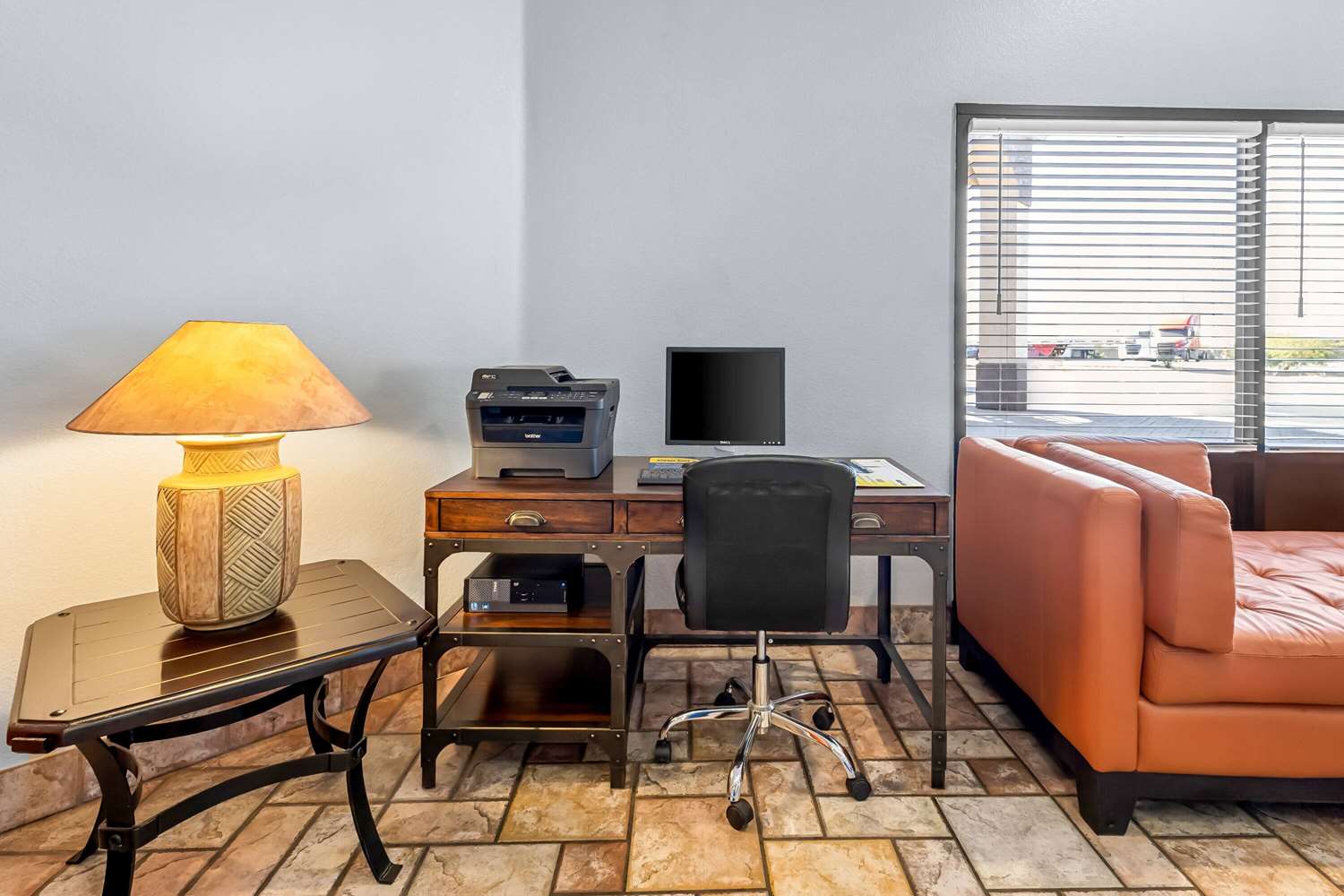 Days Inn by Wyndham Buckeye 17/24