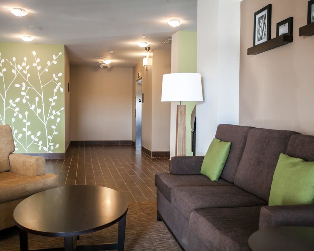 Sleep Inn Suites Gulfport 27/34