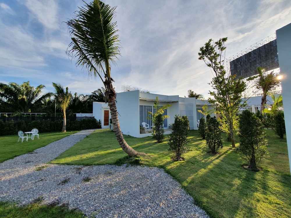 MEET Boutique Resort 34/43