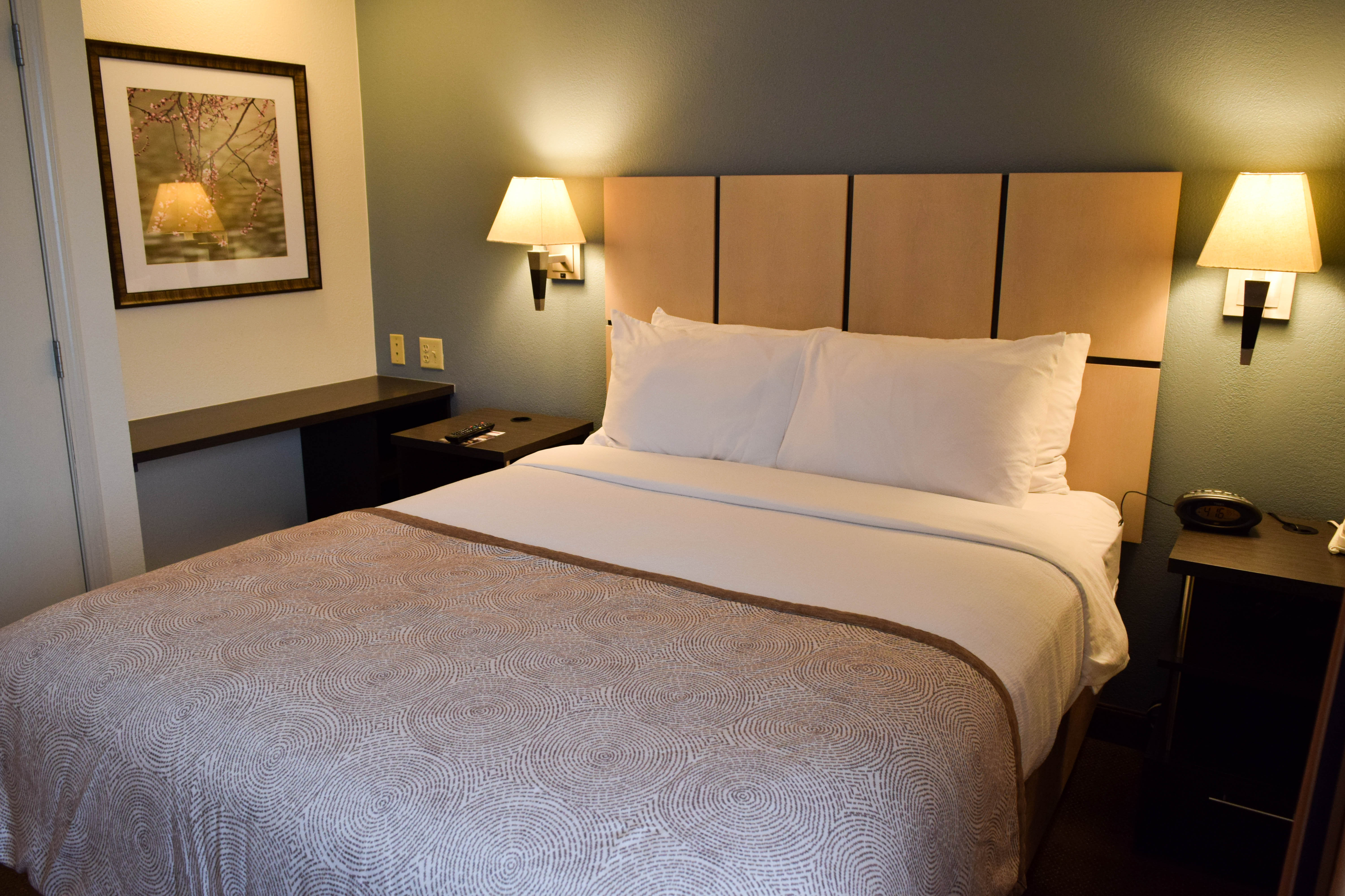 Sonesta Simply Suites Wichita Airport 25/69