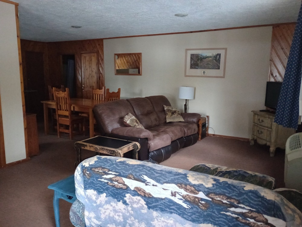 CENTERSTONE RESORT LAKE-AIRE 42/59