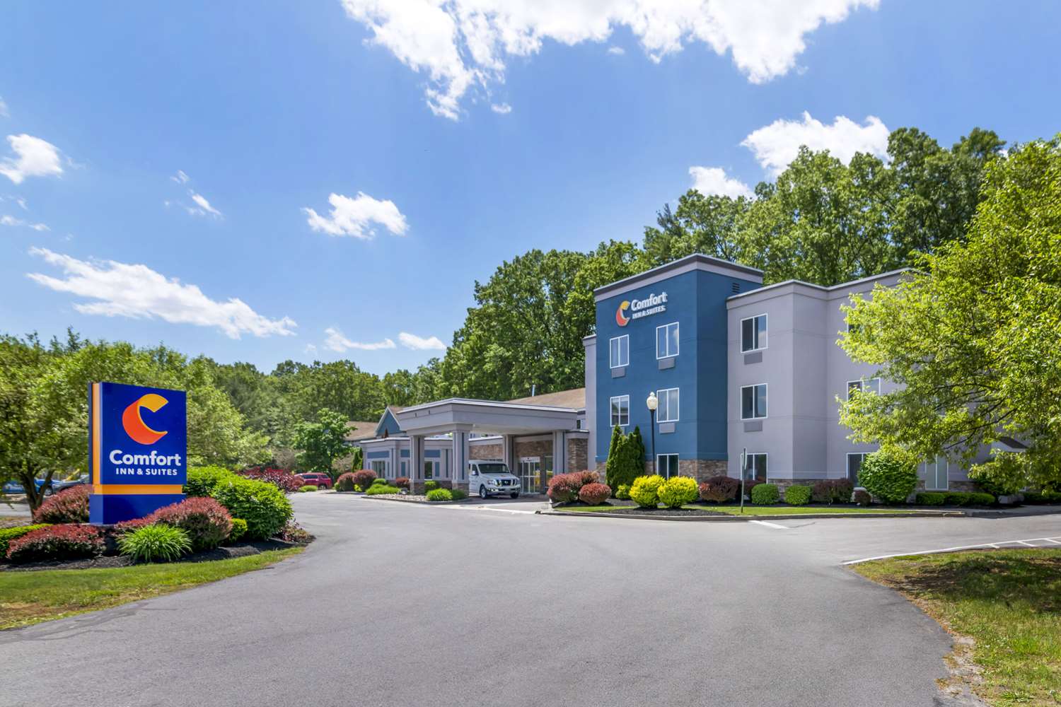 Comfort Inn & Suites Saratoga Springs 22/24