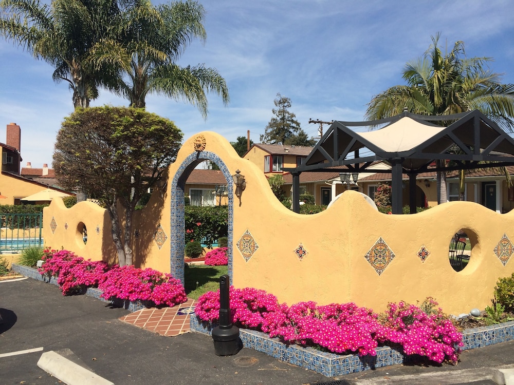 Oasis Inn & Suites 36/50