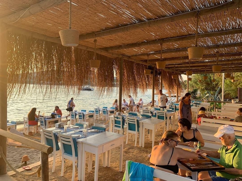 Pitos Bungalows 17/50