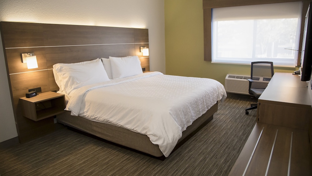 Holiday Inn Express and Suites Colorado Springs North an IHG Hotel 20/67