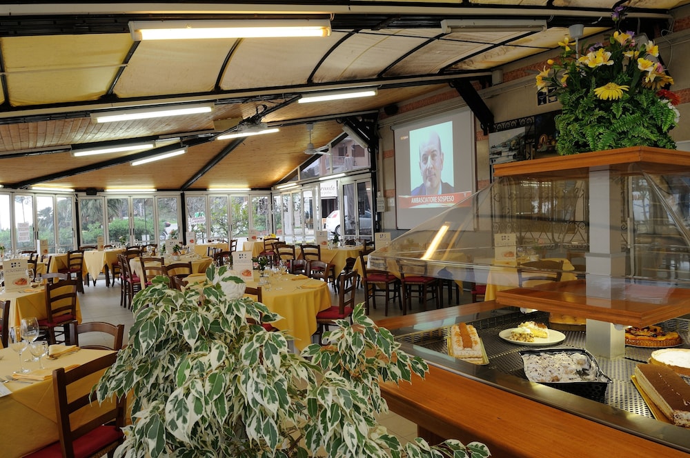 restaurant-cafeteria