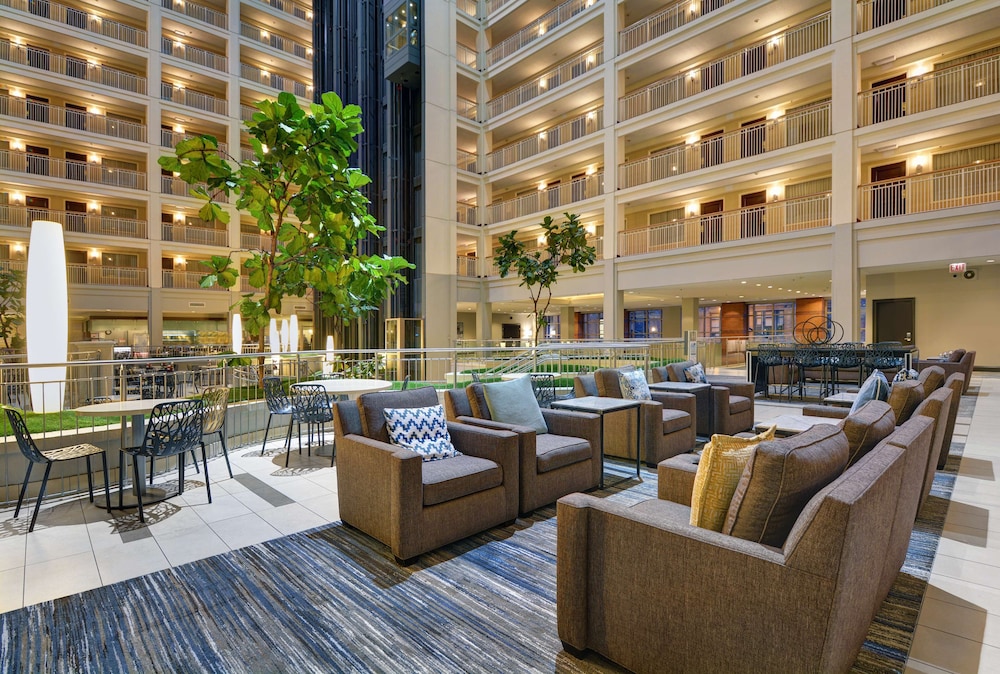 Embassy Suites by Hilton Chicago Downtown River North 43/78